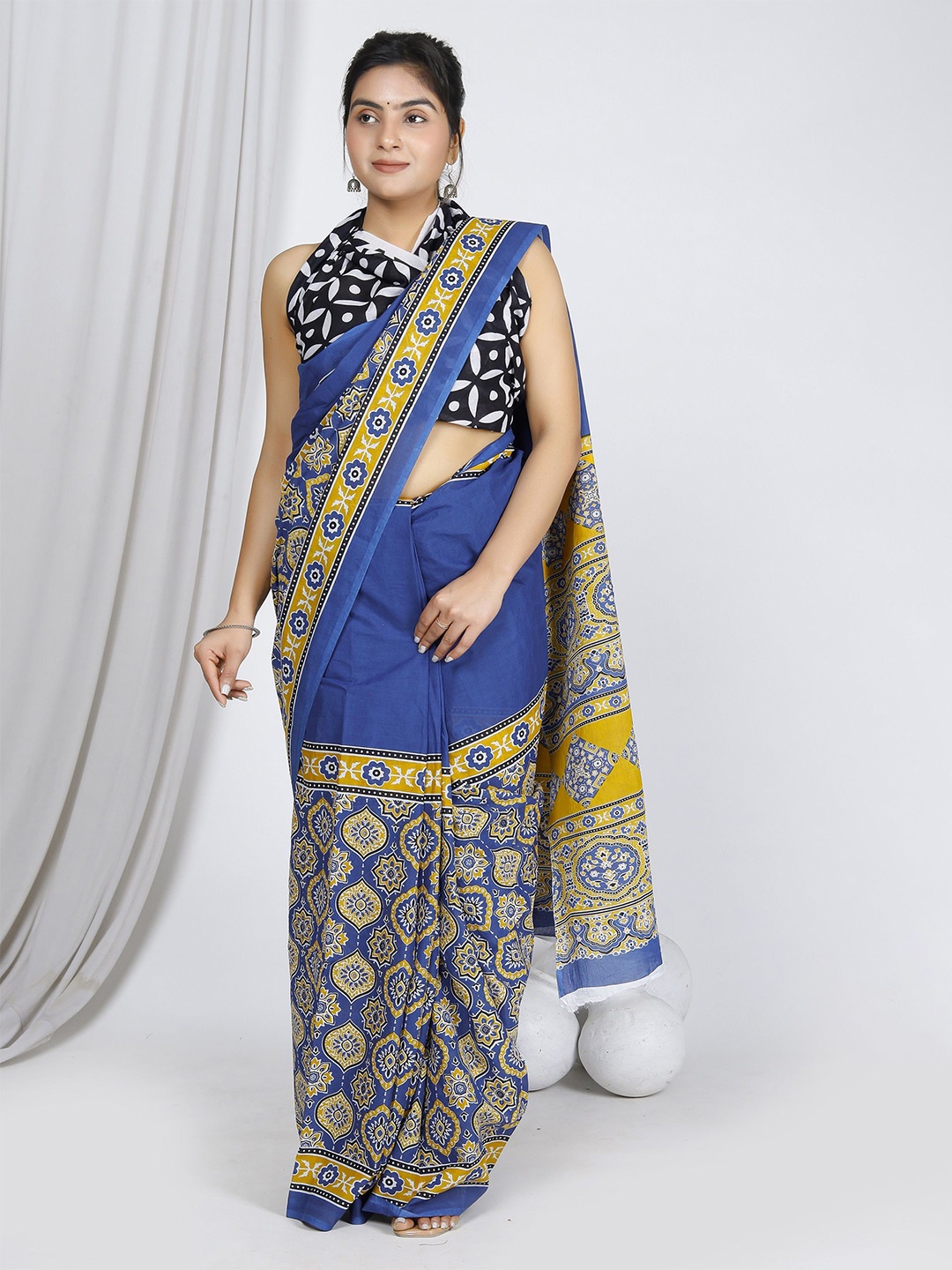 

JAIPURI PRINT Floral Pure Cotton Block Print Saree, Blue