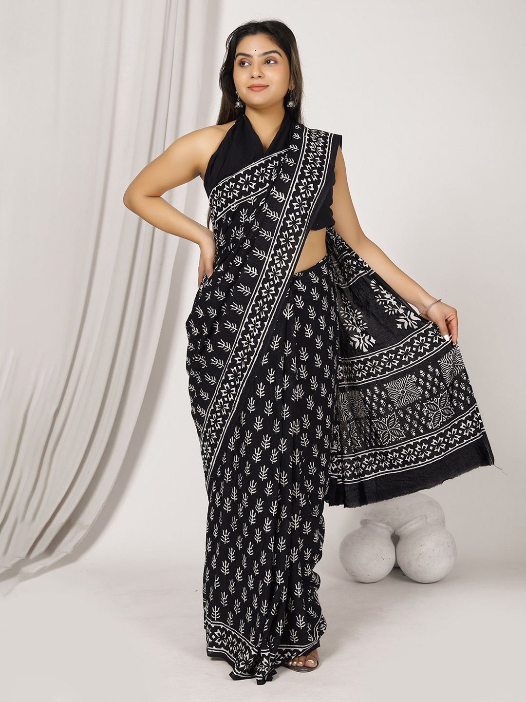 

JAIPURI PRINT Ethnic Motif Pure Cotton Block Print Saree, Black