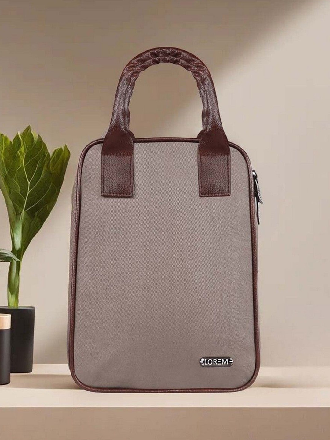 

LOREM Solid Insulated Lunch bag, Brown