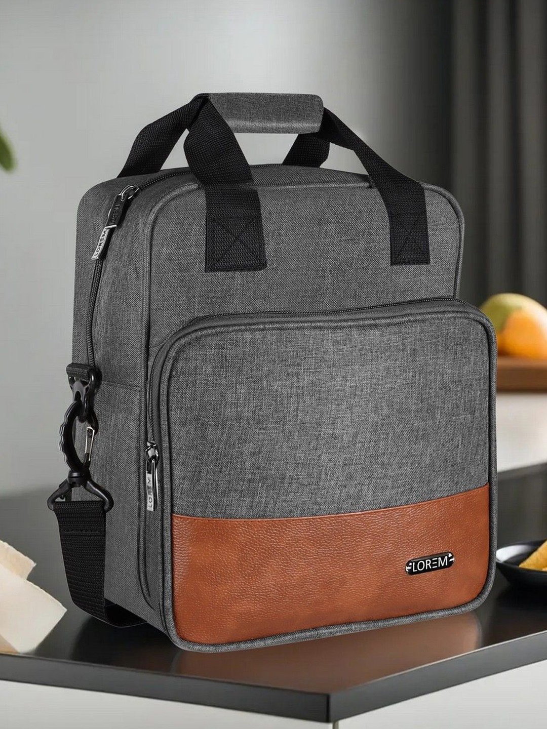 

LOREM Solid Insulated Lunch bag, Grey