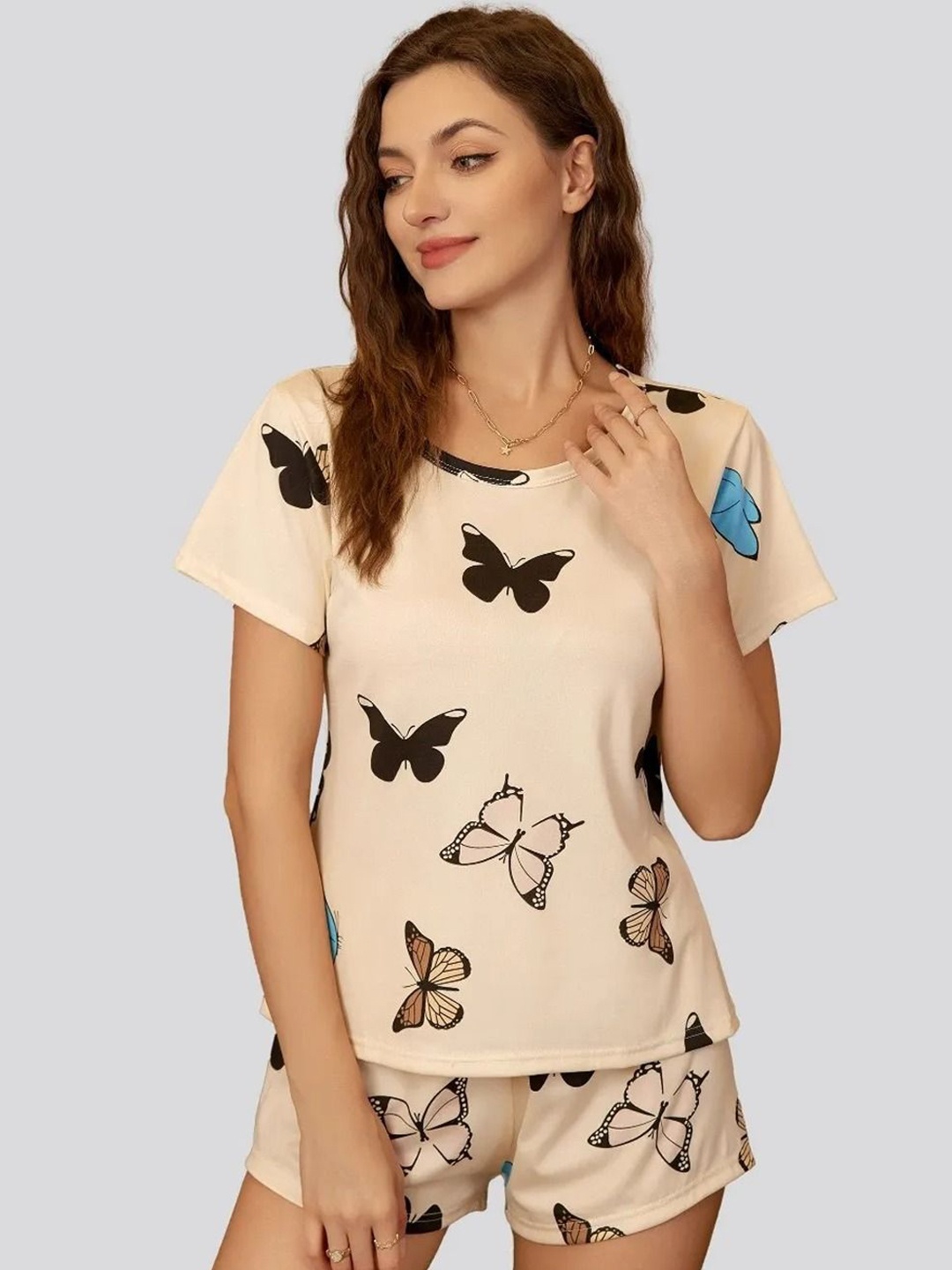 

styledose Graphic Printed T-shirt With Short, Beige