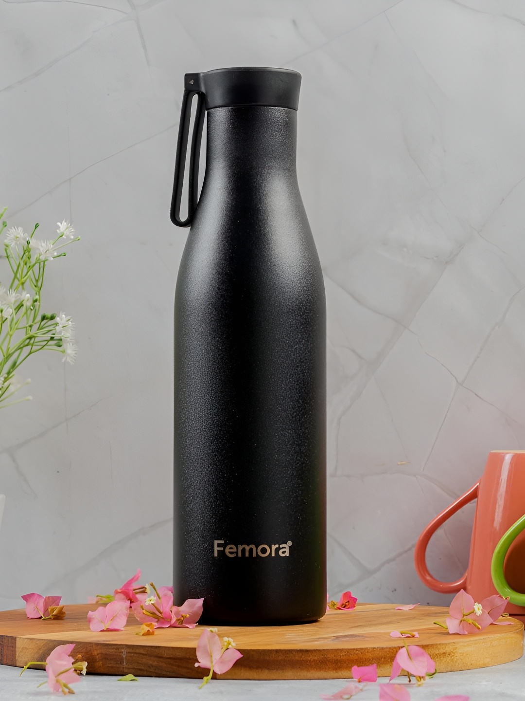 

Femora Aspena Black & Silver-Toned Thermosteel Double Wall Vacuum Water Bottle 900 ml