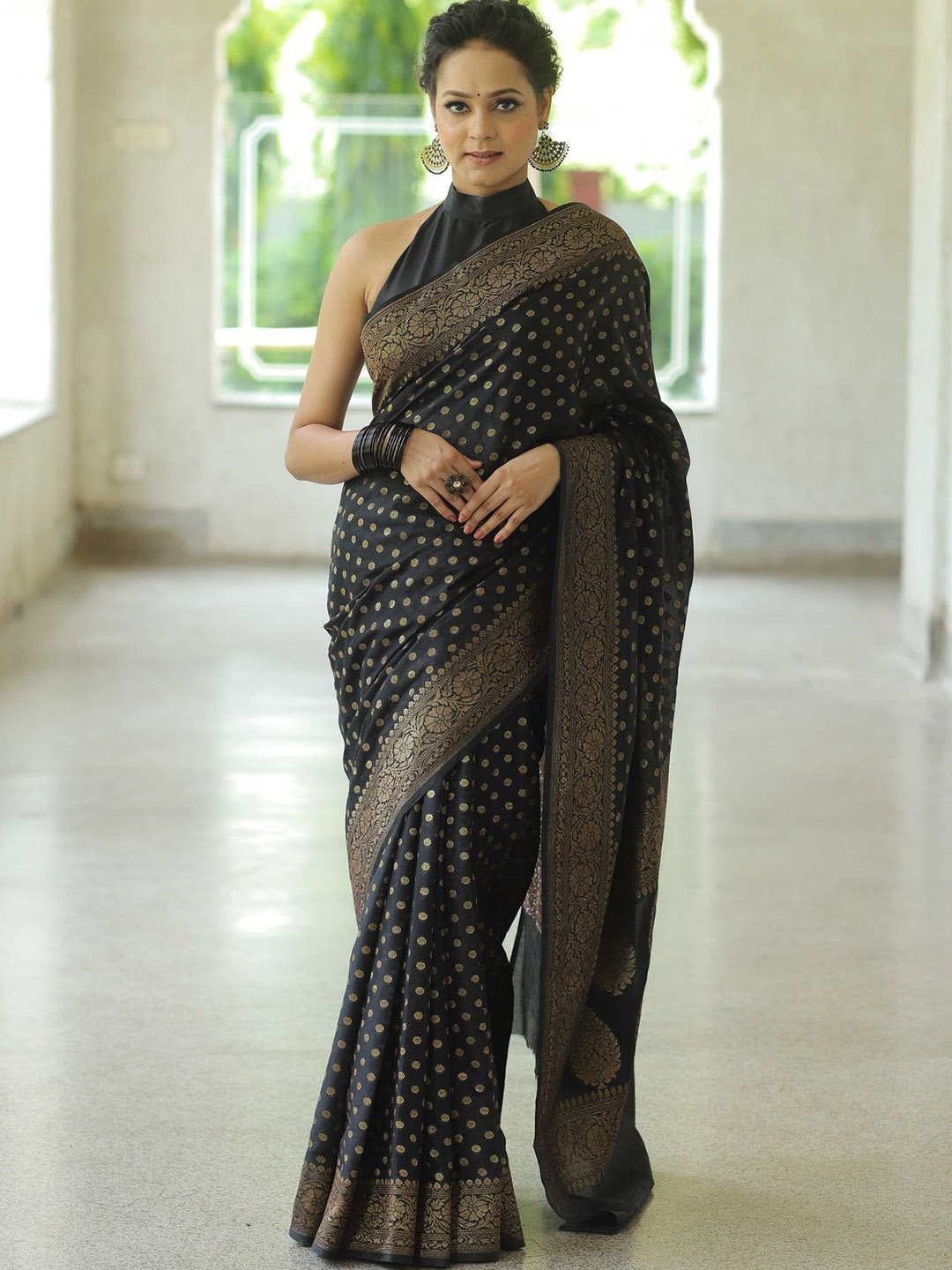 

BAESD Ethnic Motifs Woven Design Zari Saree, Black