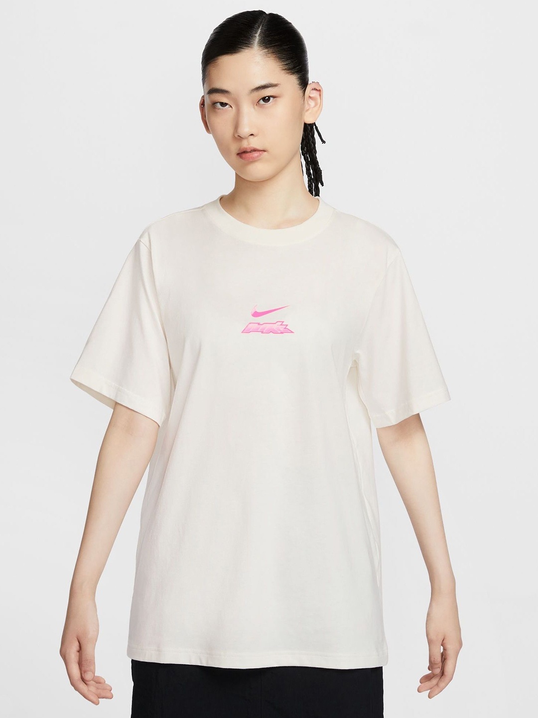 

Nike Women Sportswear Essential T-Shirt, White