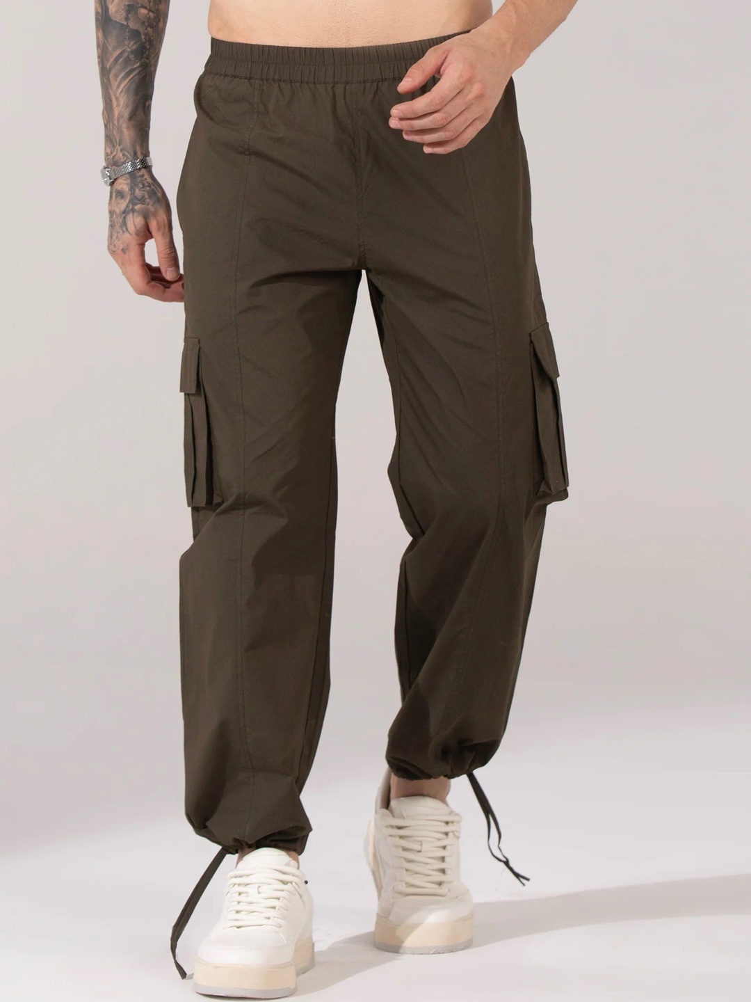 

BOTNIA Men Relaxed Loose Fit Cargos Trousers, Olive