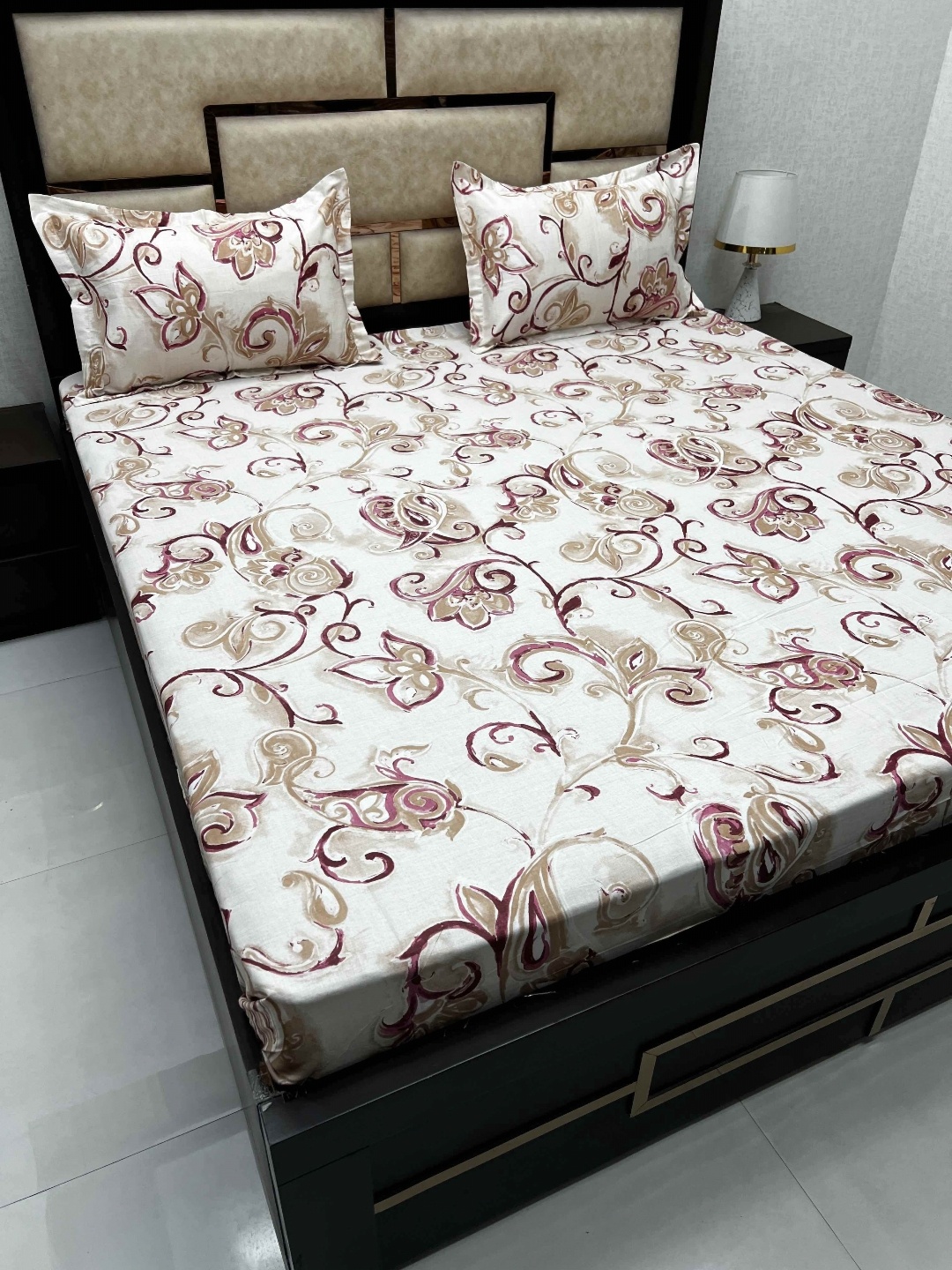 

Pure Decor White & Purple Floral 350 TC Pure Cotton King Bedsheet with 2 Pillow Covers