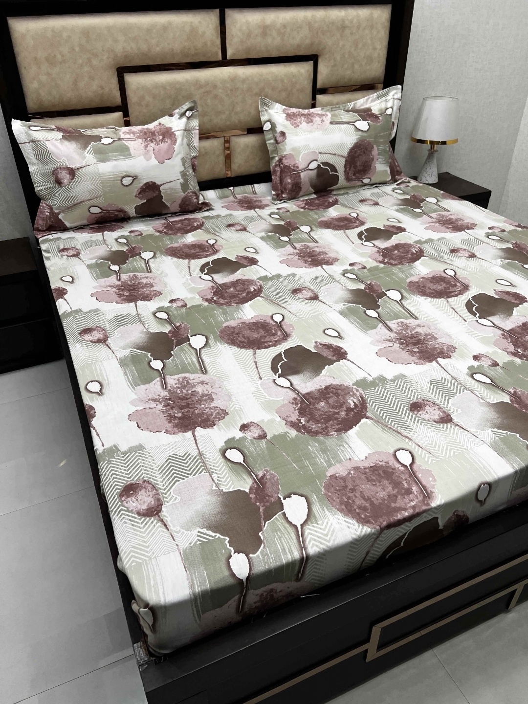 

Pure Decor White & Purple Floral 350 TC Pure Cotton King Bedsheet with 2 Pillow Covers