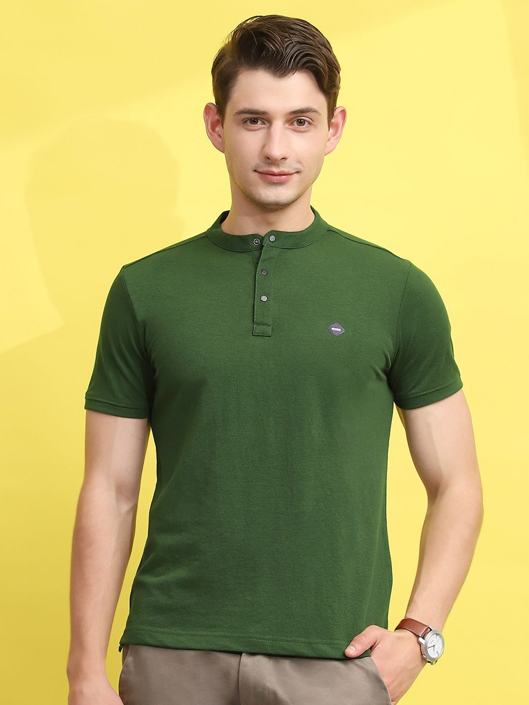 

Cloak & Decker by Monte Carlo Men Henley Neck Solid T-shirt, Green