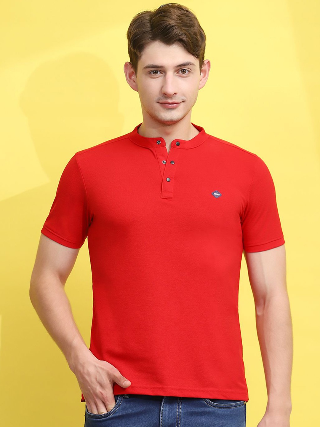 

Cloak & Decker by Monte Carlo Men Henley Neck Solid T-shirt, Red