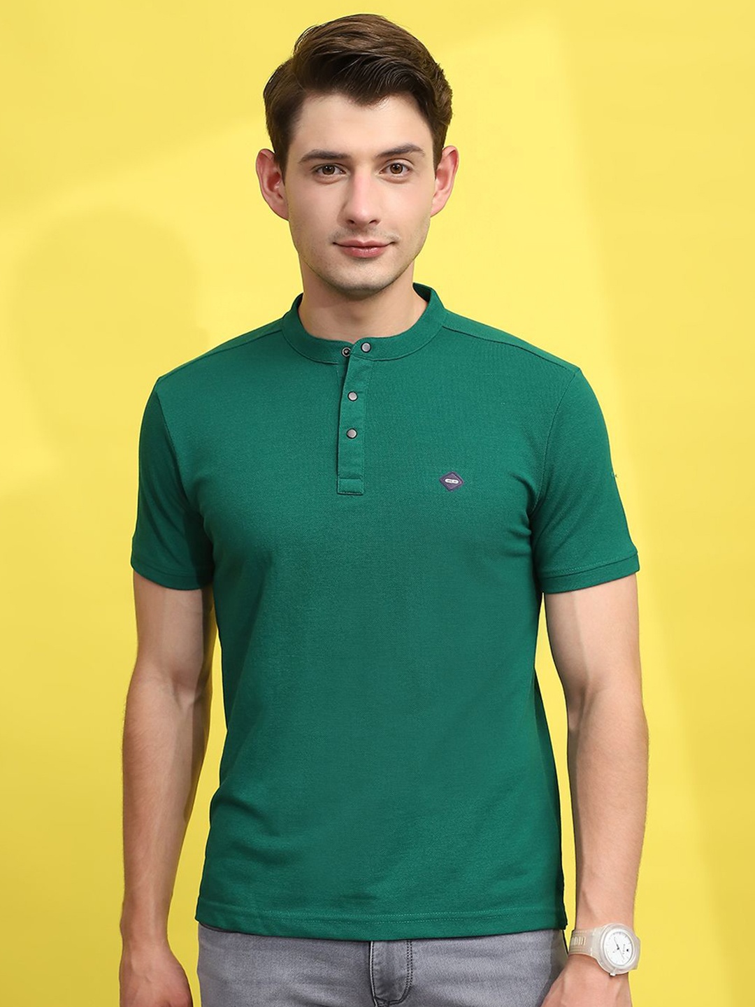 

Cloak & Decker by Monte Carlo Men Henley Neck Solid T-shirt, Green