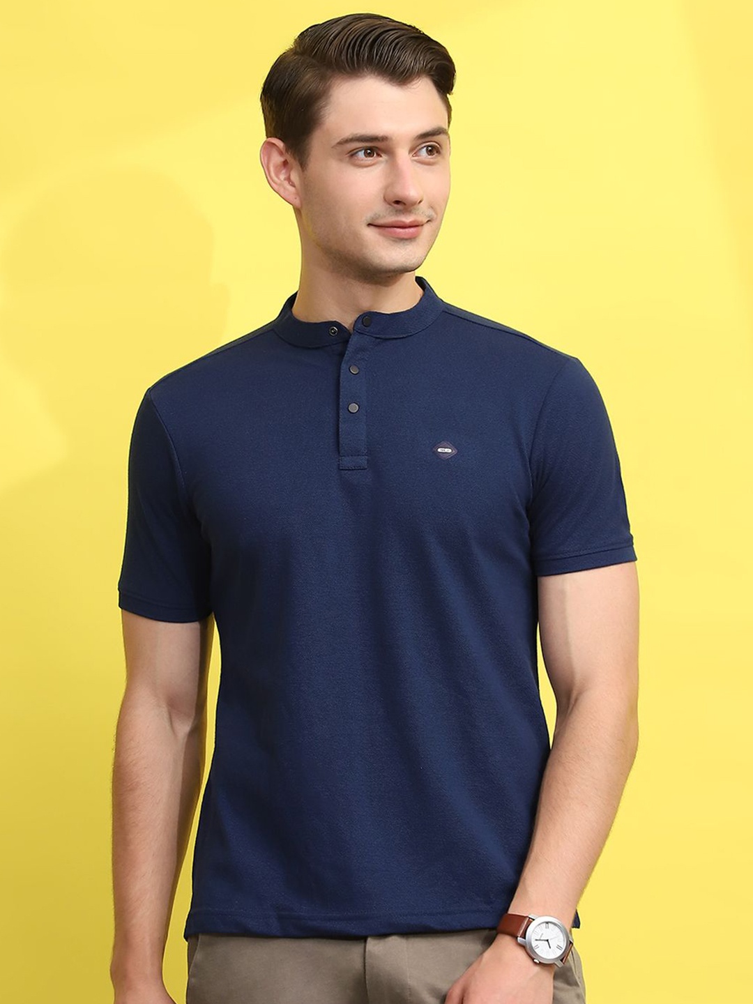 

Cloak & Decker by Monte Carlo Men Solid Mandarin Collar T-shirt, Navy blue