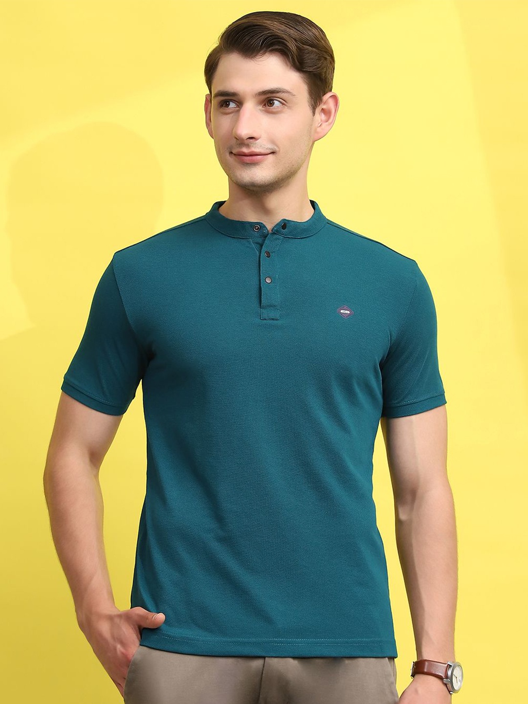 

Cloak & Decker by Monte Carlo Men Solid Mandarin Collar T-shirt, Teal