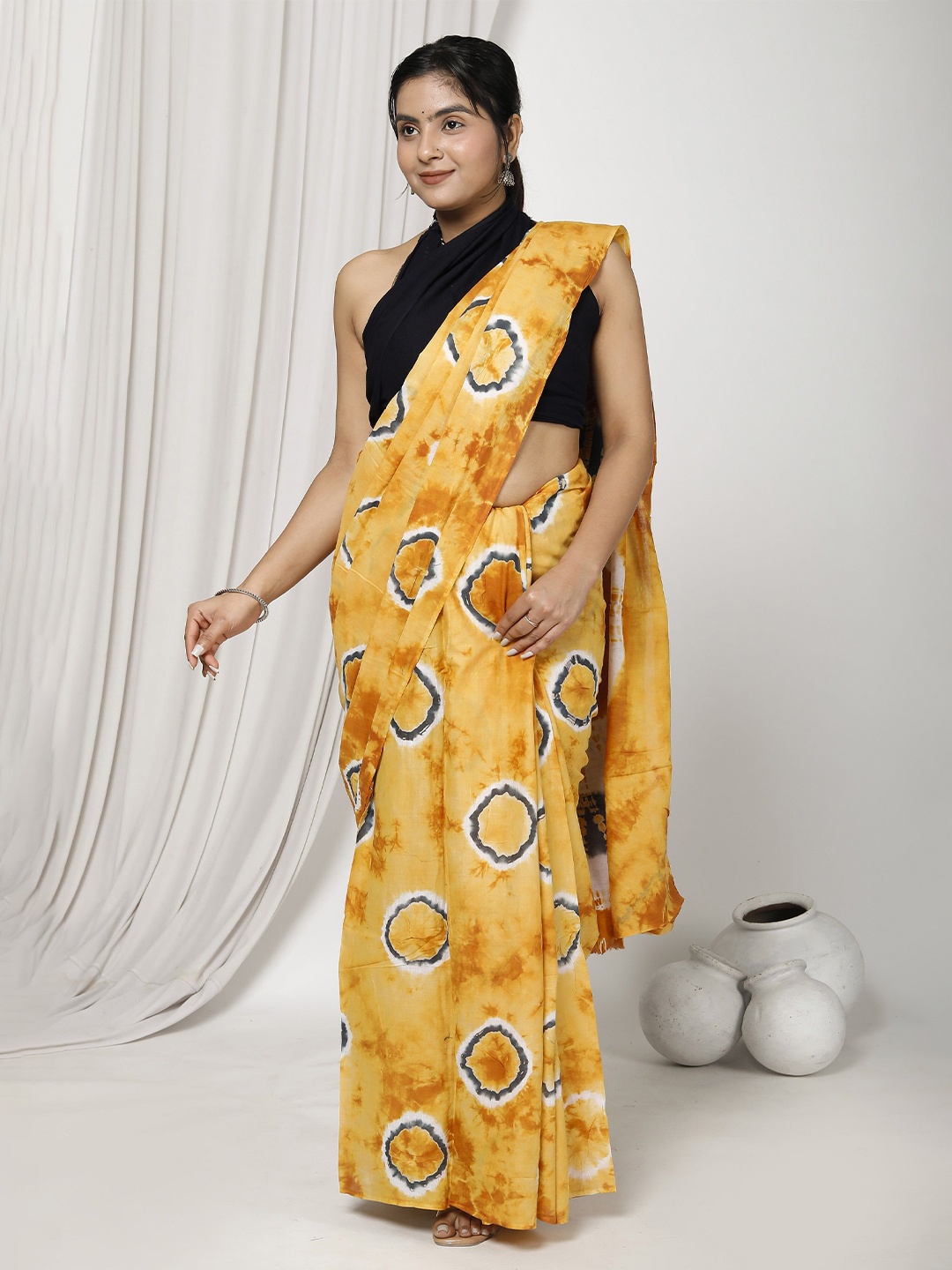 

JAIPURI PRINT Tie and Dye Pure Cotton Saree, Yellow