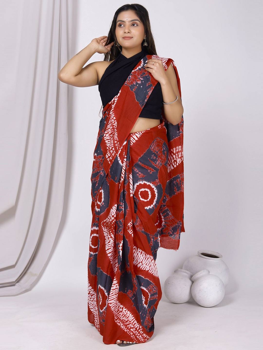 

JAIPURI PRINT Tie and Dye Pure Cotton Saree, Red