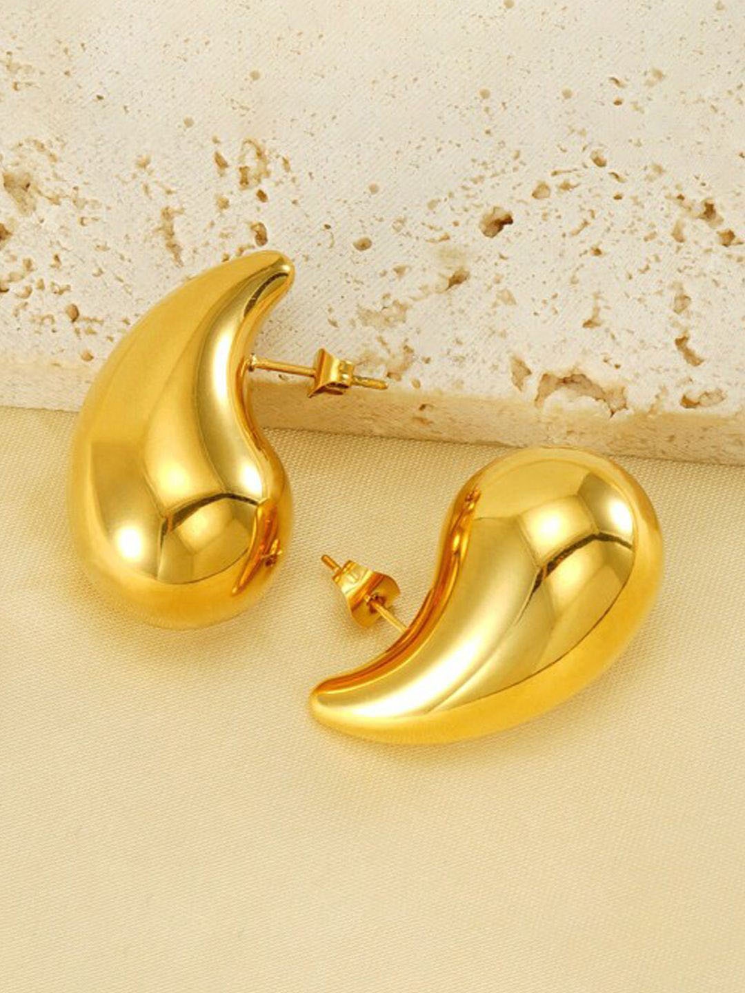 

Softwrap Paisley Shaped Studs Earrings, Gold