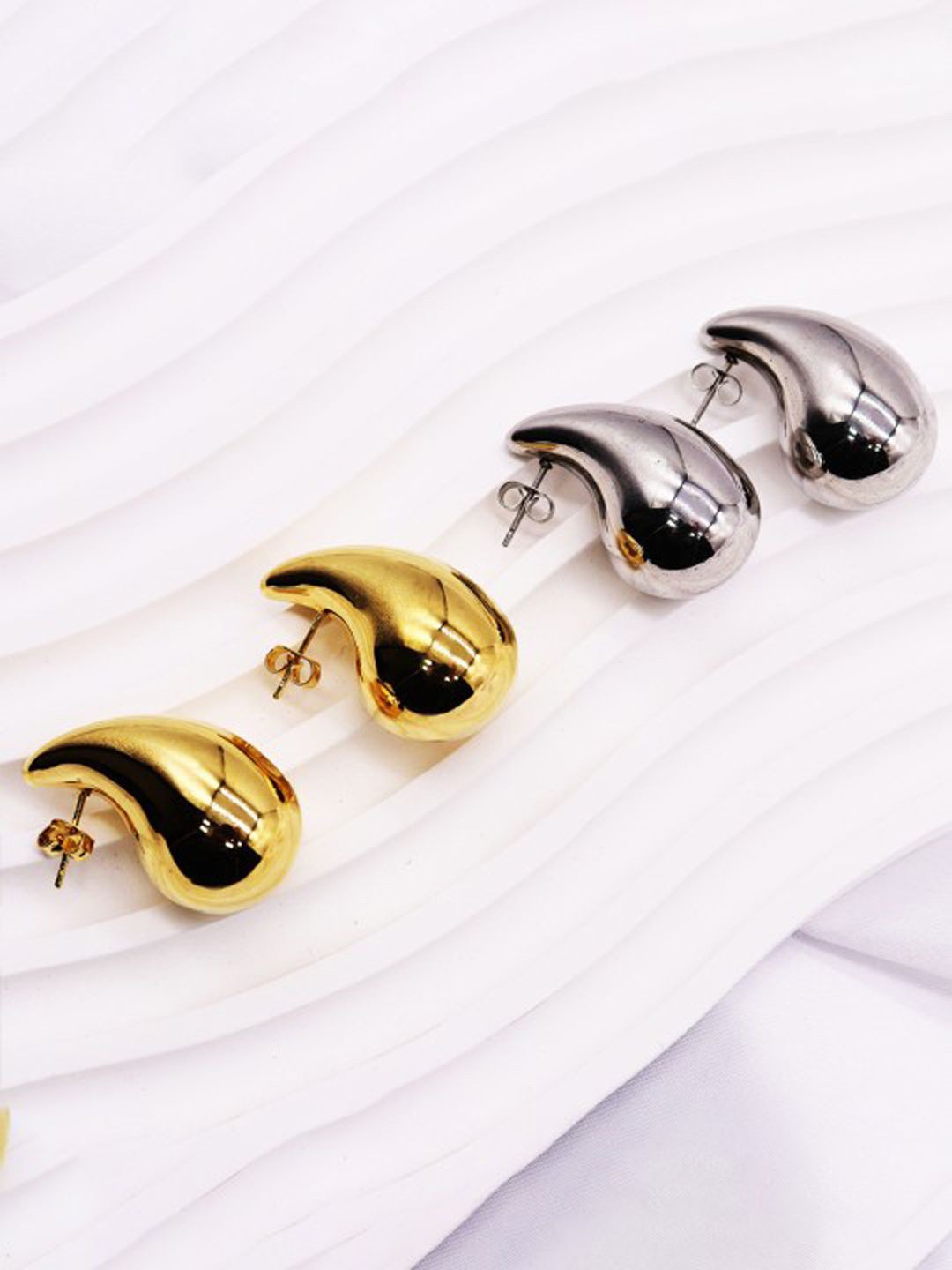 

Softwrap Set Of 2 Teardrop Shaped Stainless Steel Stud Earrings, Gold