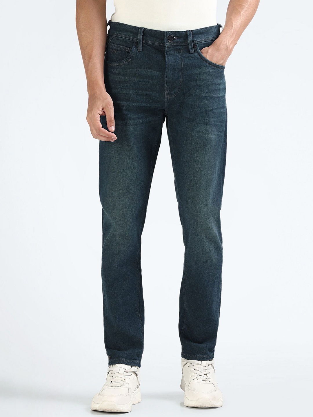 

Flying Machine Men Tapered Fit Light Fade Stretchable Jeans, Blue