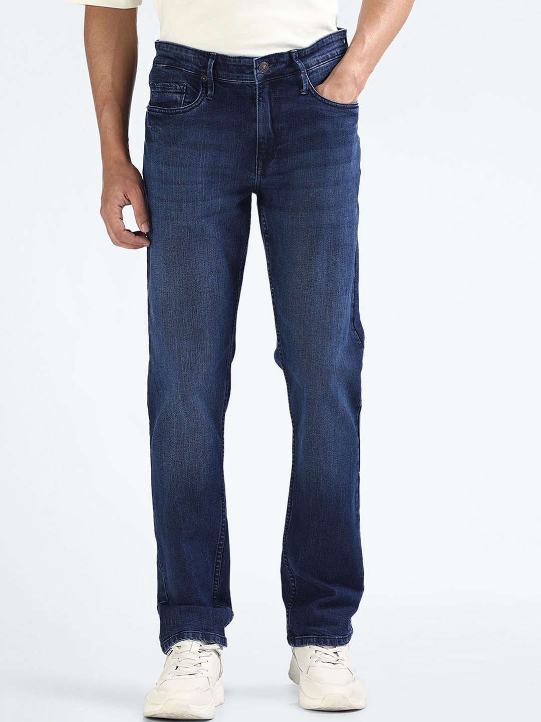 

Flying Machine Men Straight Fit Light Fade Stretchable Jeans, Blue