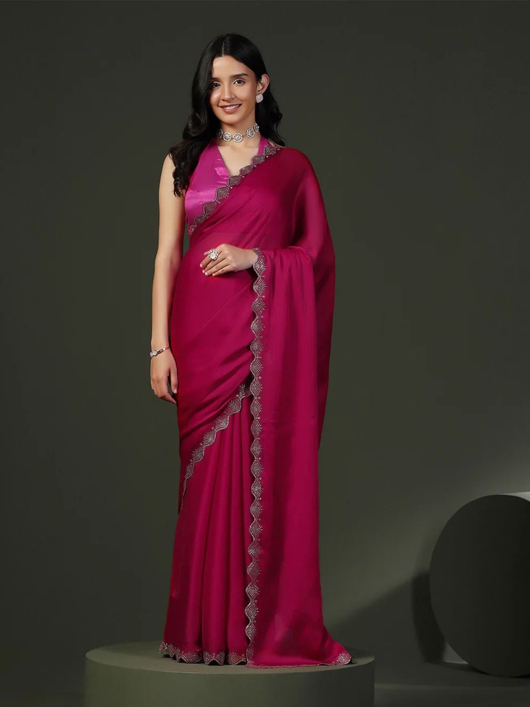 

AVANSHEE Embellished Satin Saree, Pink