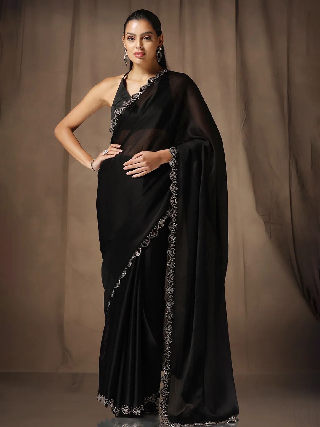 

AVANSHEE Embroidered Satin Saree, Black