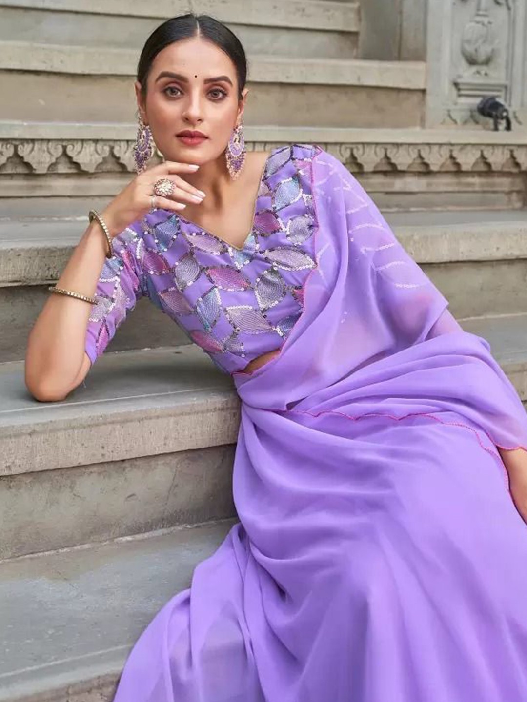 

AVANSHEE Embroidered Solid Saree, Purple