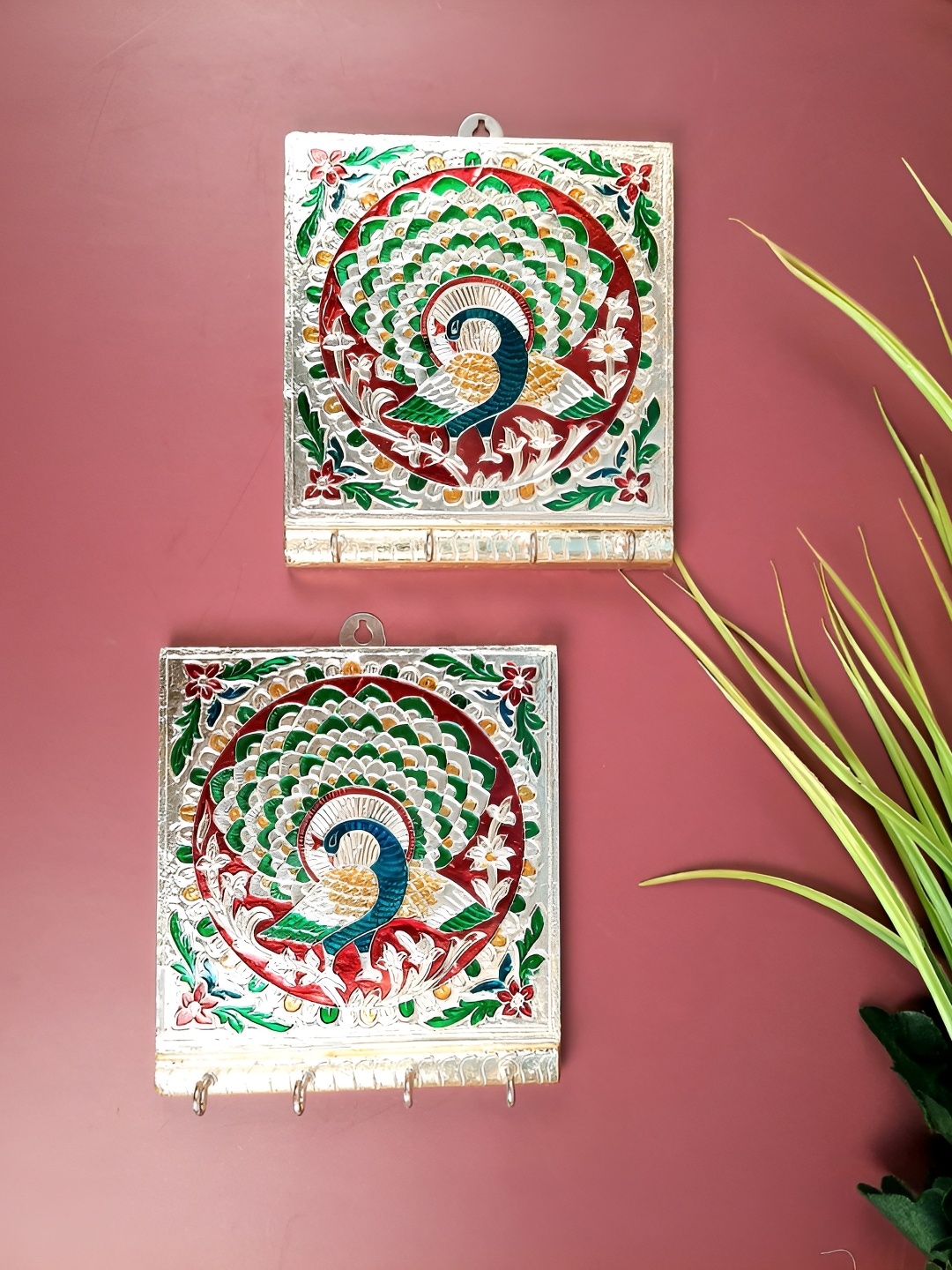 

apka mart Green & Red 2 Pieces Ethnic Motifs Wall Hooks Key Holders