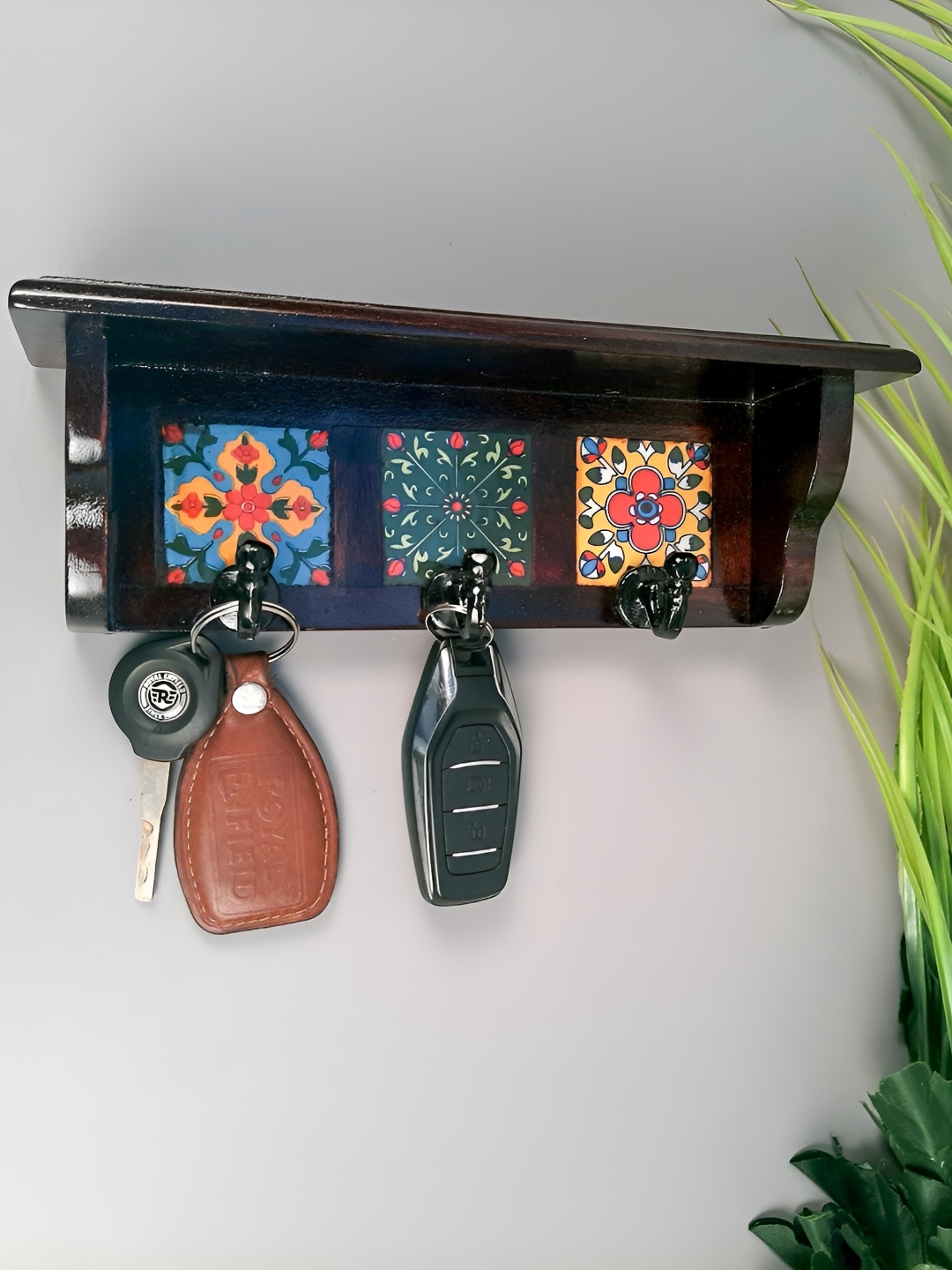 

apka mart Brown & Green Printed Wooden 1 To 3 Hooks Key Holder