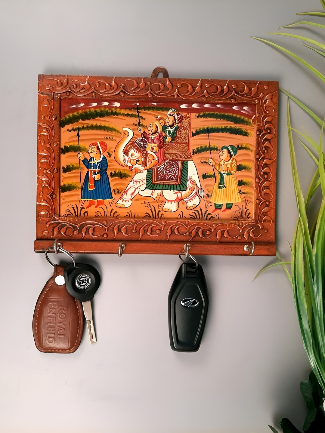 

apka mart Bronze & Yellow Printed Wooden 4 To 6 Hooks Key Holder