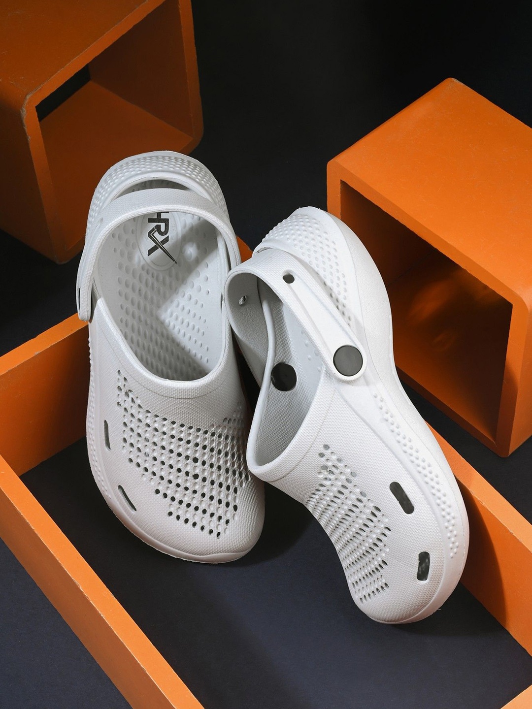 

HRX by Hrithik Roshan Women Grey Self Design Rubber Clogs
