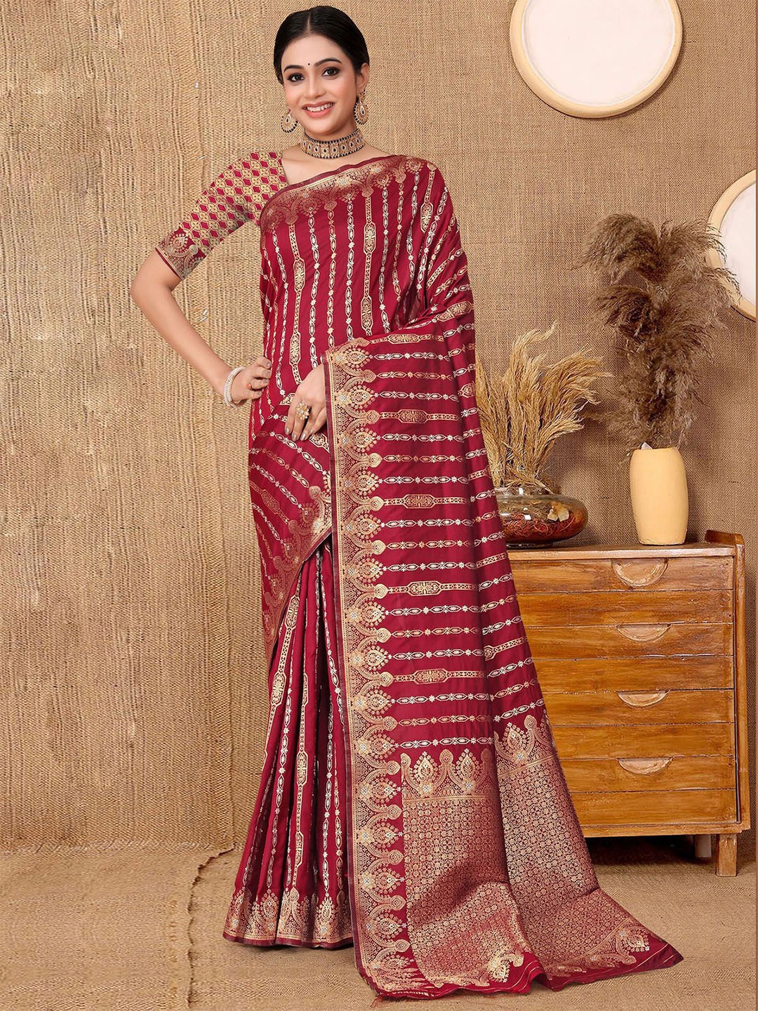 

ODETTE Woven Design Zari Banarasi Saree, Maroon