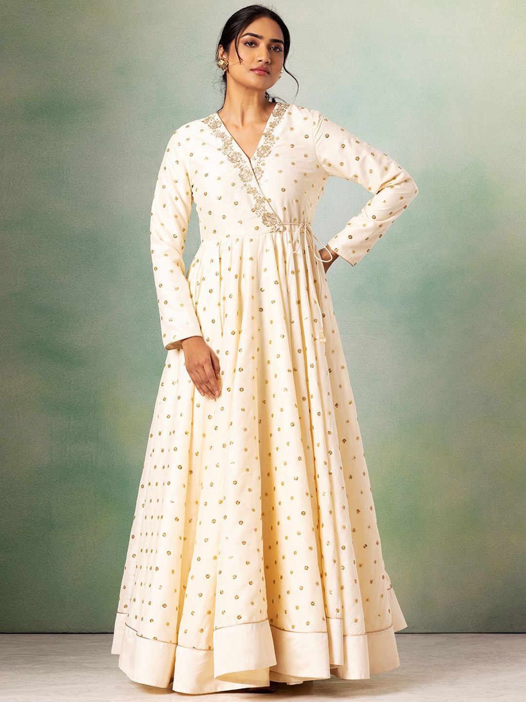 

Indya Luxe Floral Embroidered V Neck Anarkali Silk Kurta, White