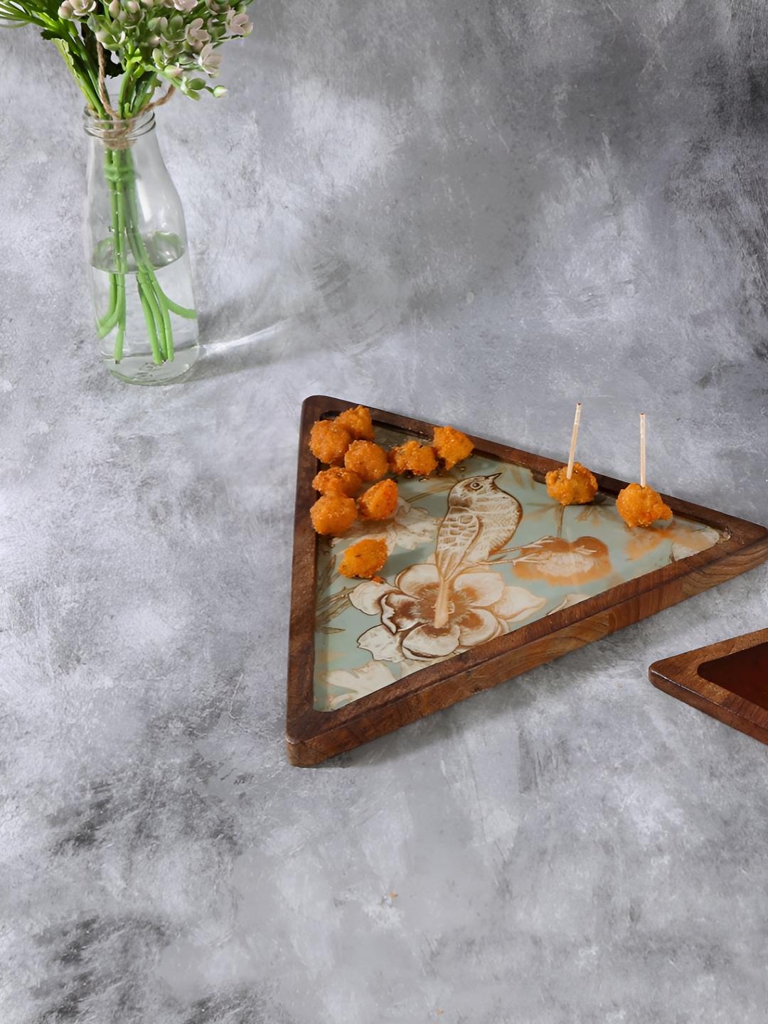 

THE HOME CO. Brown Printed Wooden Pizza Platter