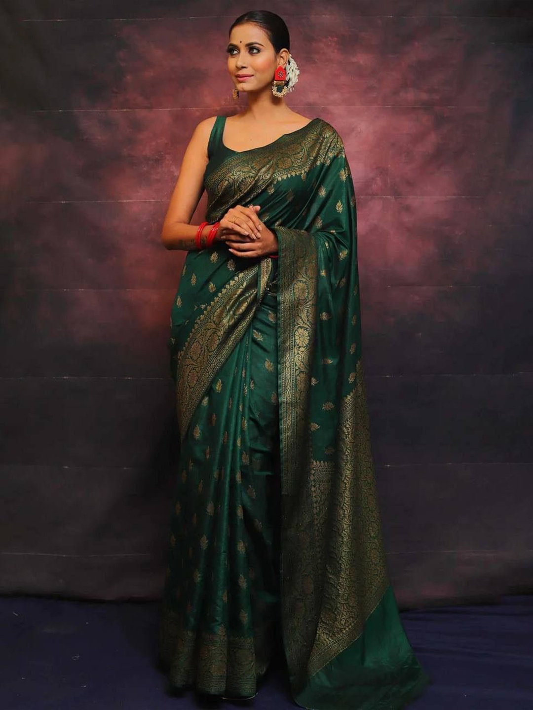 

Jinal & Jinal Ethnic Motifs Woven Design Zari Banarasi Saree, Green