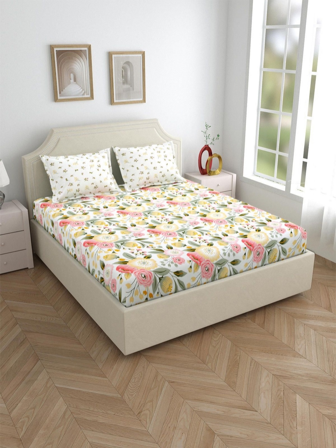 

Salona Bichona Pink & White Floral Cotton 144 TC King Bedsheet with 2 Pillow Covers