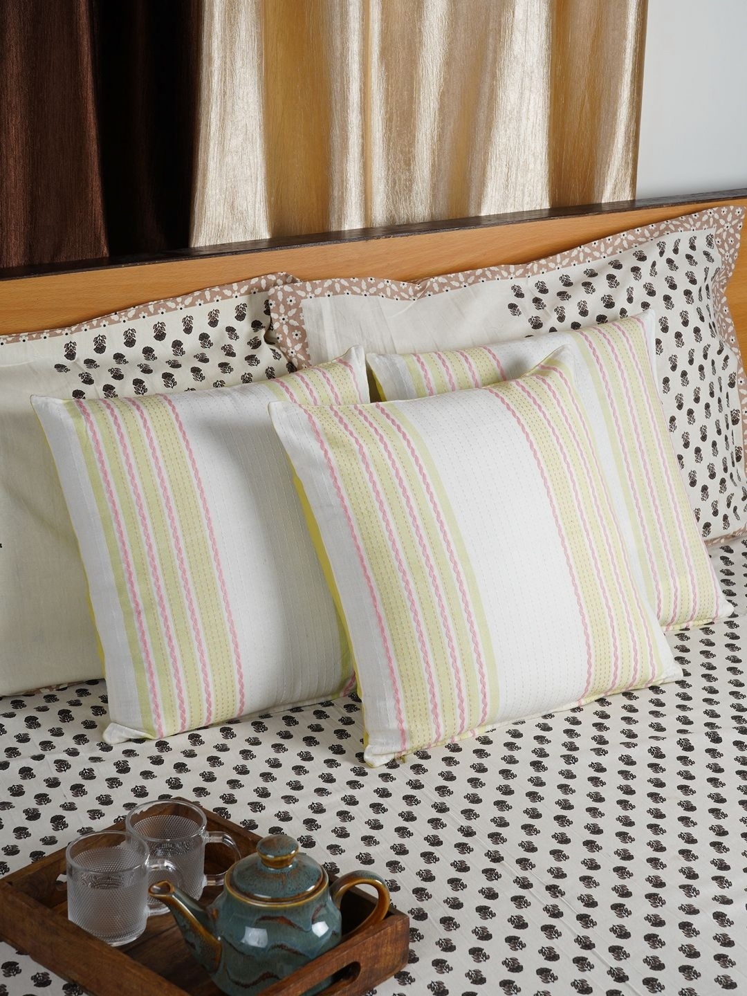 

CDI White & Yellow 5 Pieces Striped Square Cotton Cushion Covers