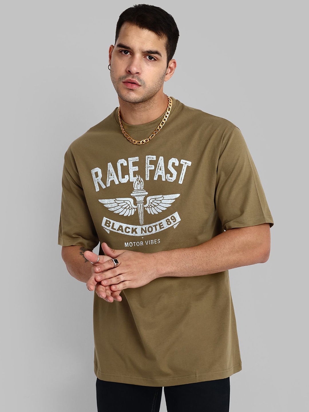 

TOMHIDDLE Men Printed Extended Sleeves Applique T-shirt, Olive