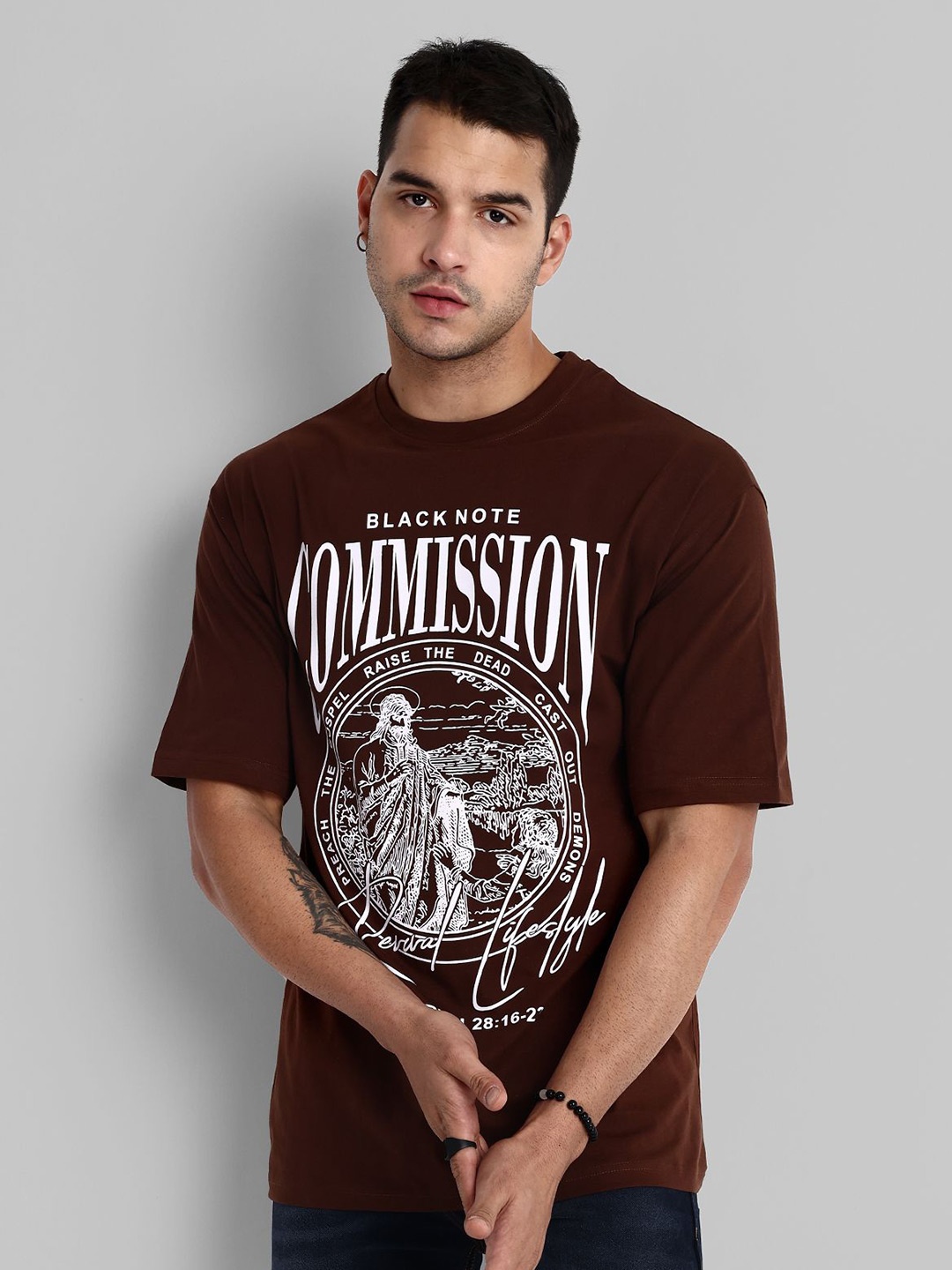 

TOMHIDDLE Men Printed Hooded Raw Edge T-shirt, Maroon