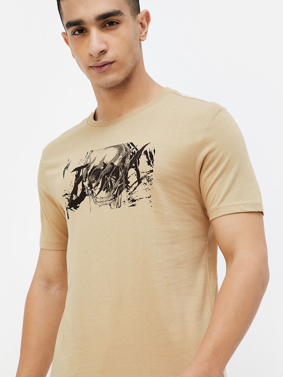 

Forca by Lifestyle Men Printed Tropical Pockets T-shirt, Beige