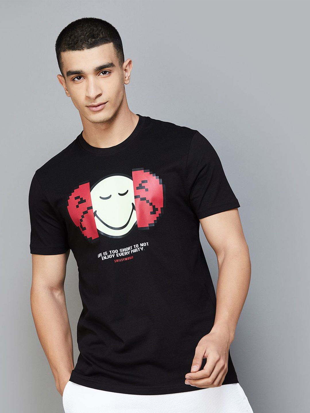 

SmileyWorld Men Printed Applique T-shirt, Black
