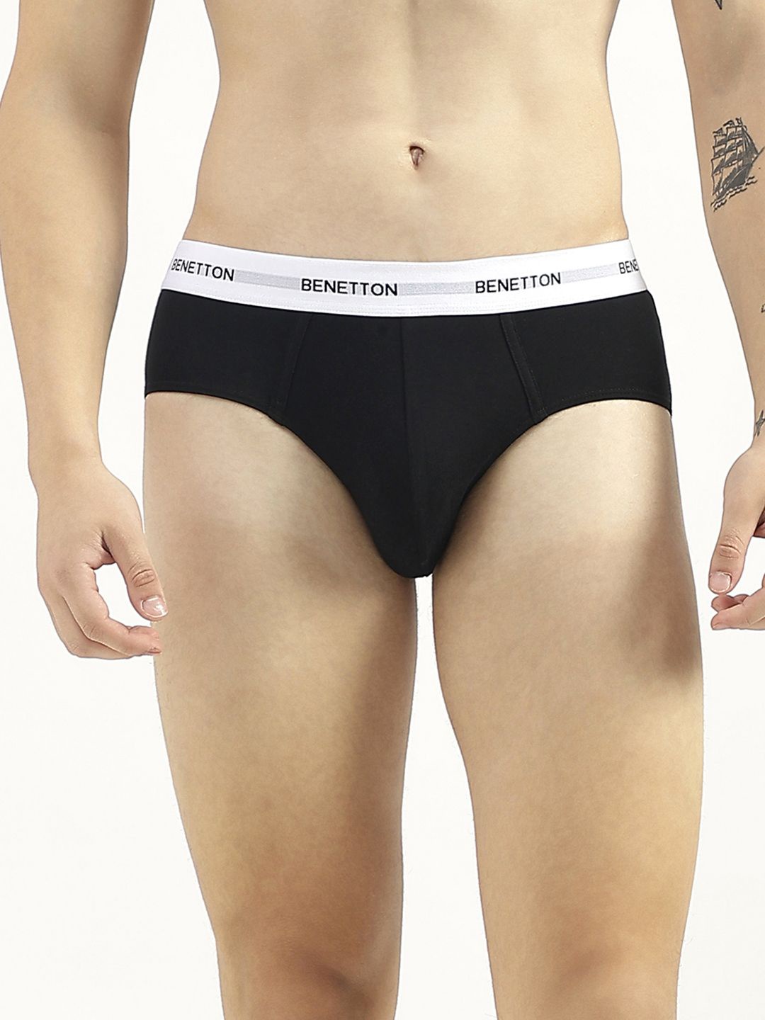 

United Colors of Benetton Low-Rise Basic Briefs 24P3OP82S20NI100XS, Black