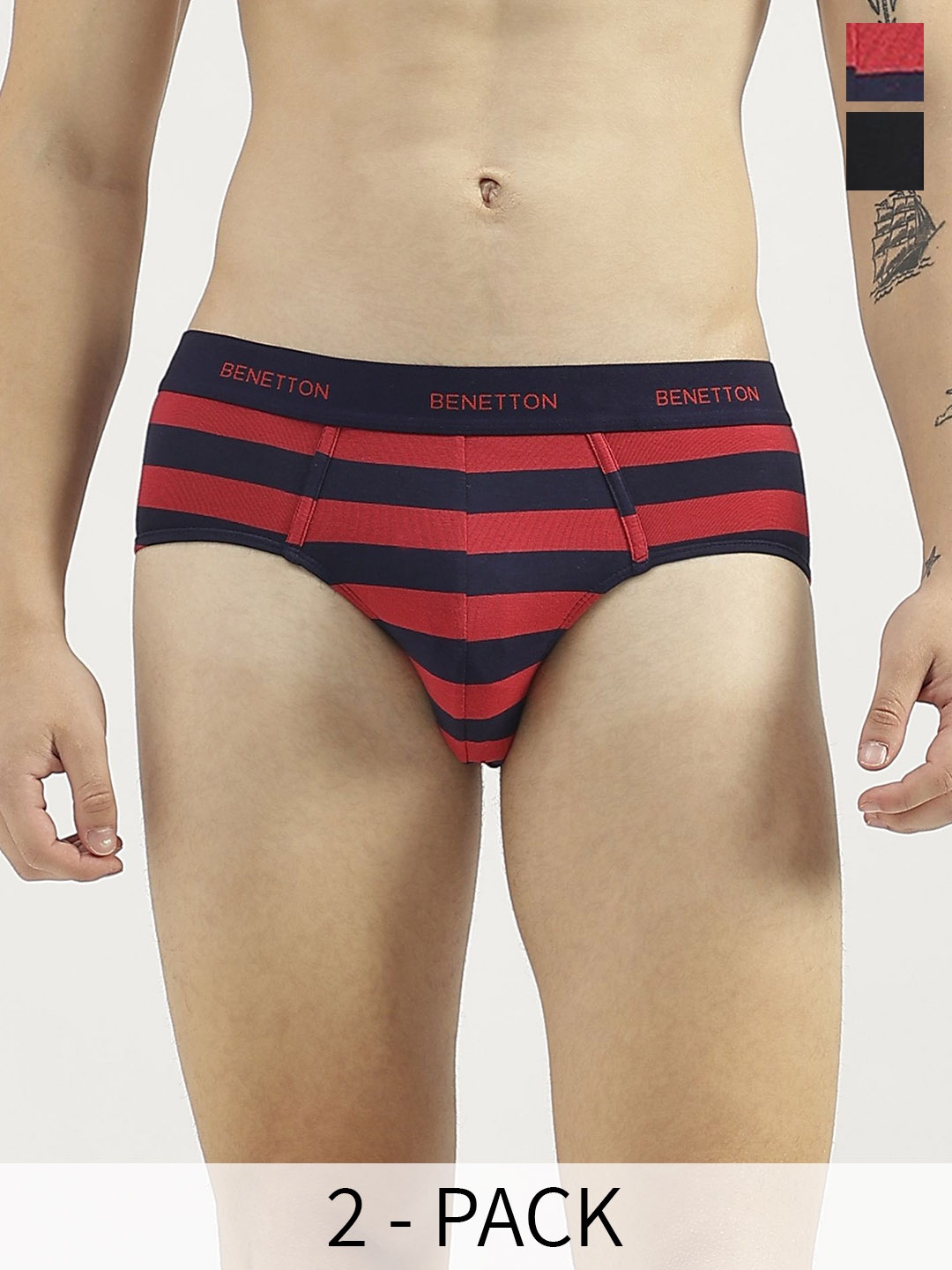 

United Colors of Benetton Pack Of 2 Low-Rise Basic Briefs 24P3STRISL02I903XS, Black