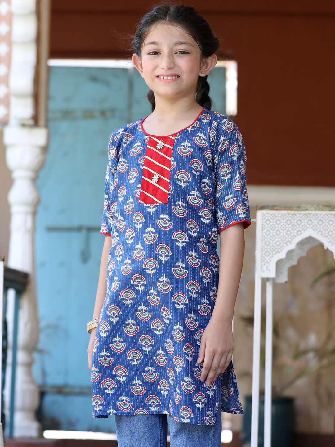 

Sangria Ethnic Motif Printed Cotton Straight Short Kurti, Blue