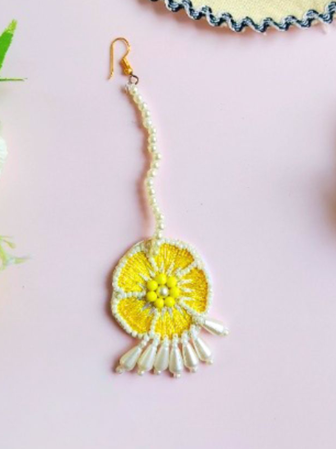 

Sangria Yellow & White Floral Beaded Maangtika