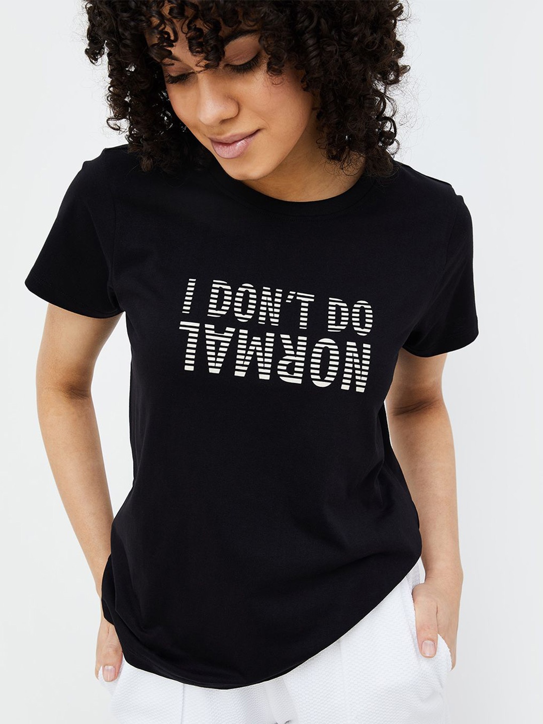 

Ginger by Lifestyle Women Printed V-Neck Extended Sleeves Raw Edge T-shirt, Black