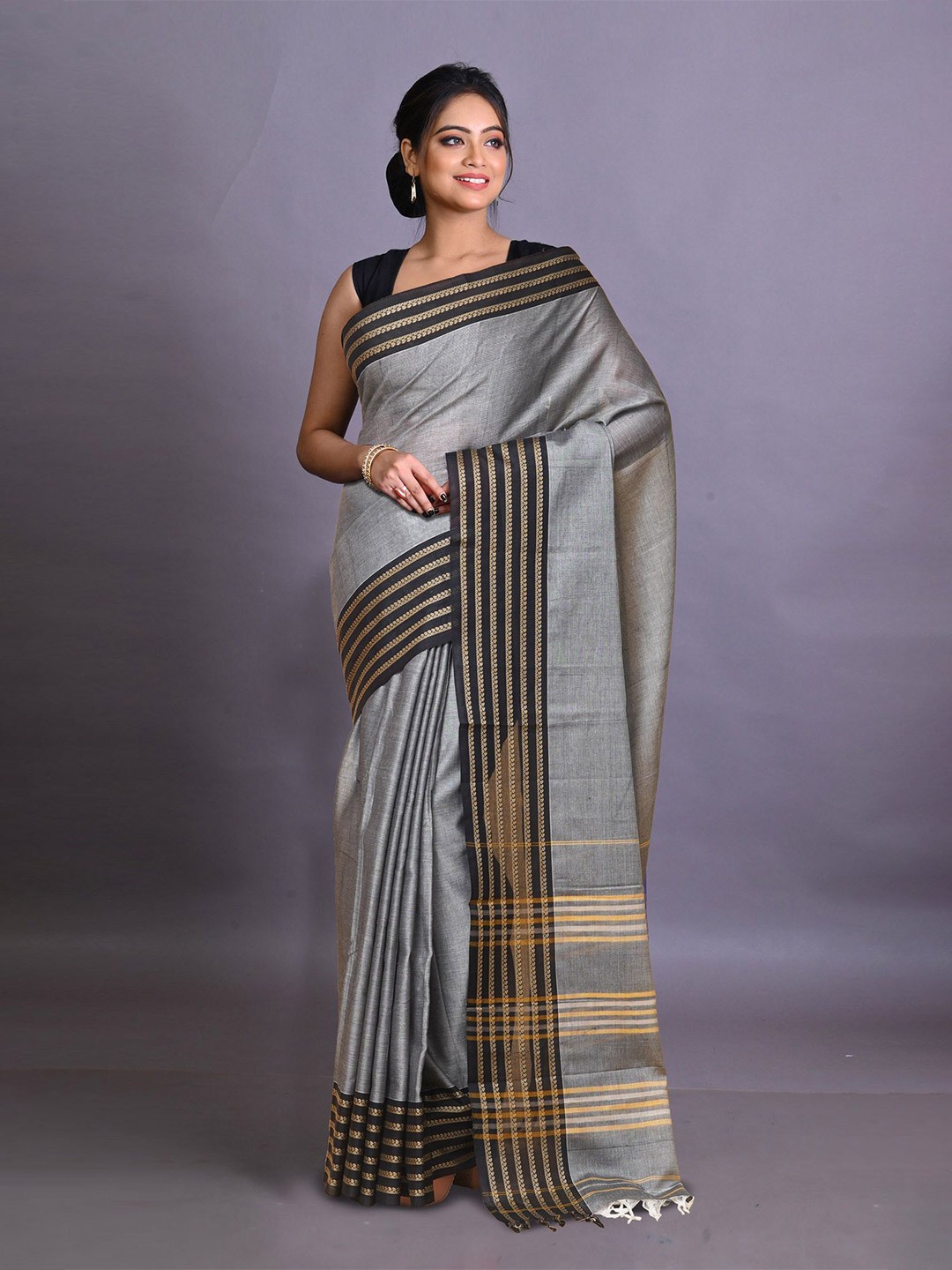 

Unnati Silks Zari Pure Cotton Handloom Narayan Peth Saree, Grey