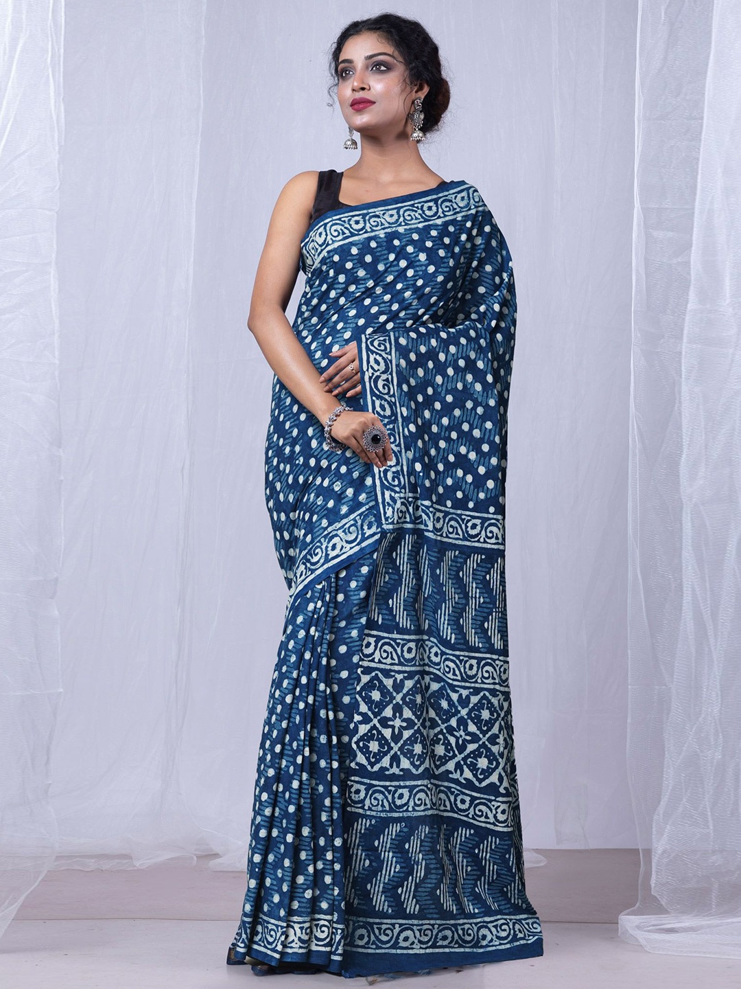 

Unnati Silks Dabu Pure Cotton Handloom Dabu Saree, Blue