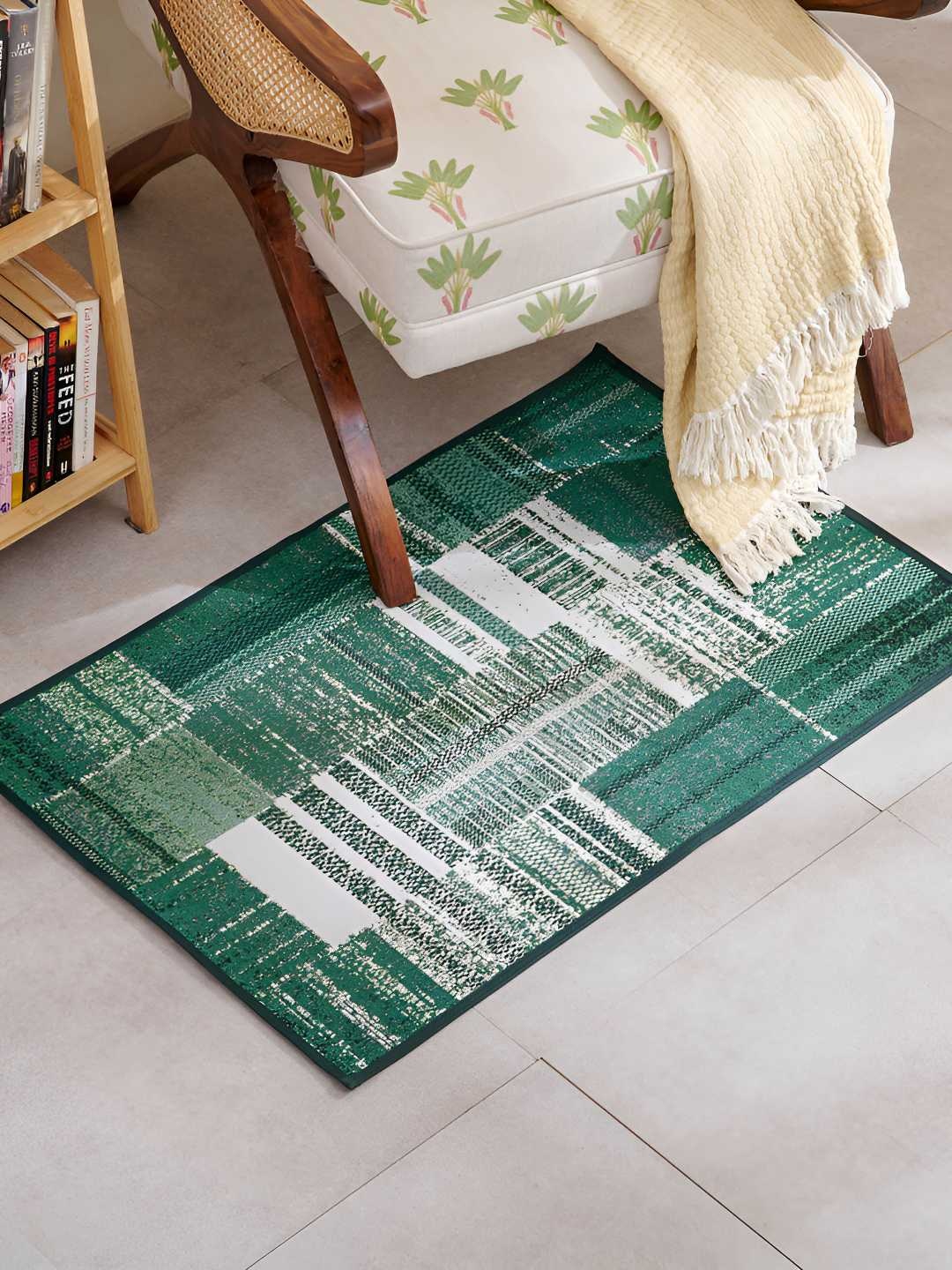 

Home Centre Green & White Woven Floor Mats & Dhurries