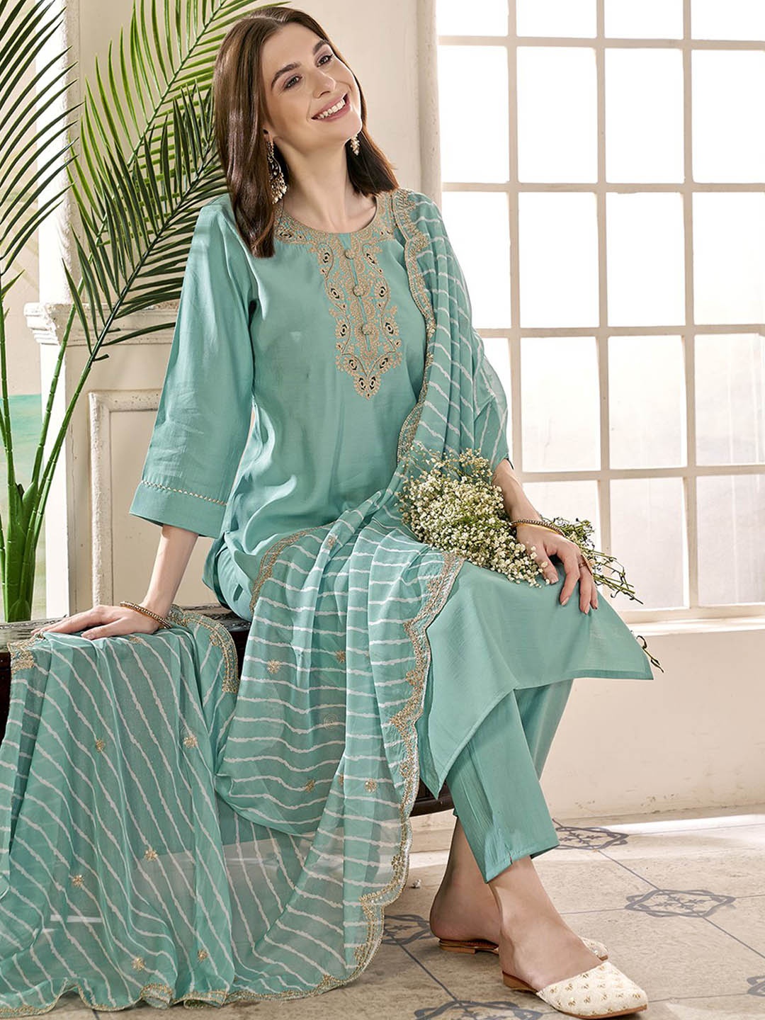 

Anouk Women Ethnic Motifs Yoke Design Regular Thread Work Kurta with Trousers & With Dupatta, Sea green