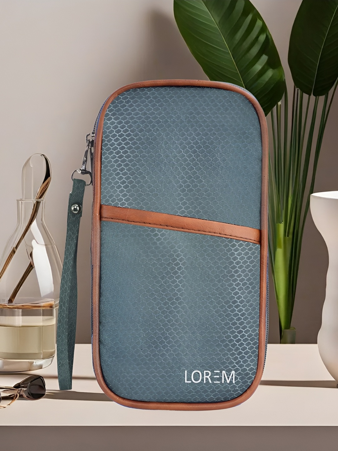 

LOREM Grey Set of 1 Water Resistant Handbag Organiser Organisers