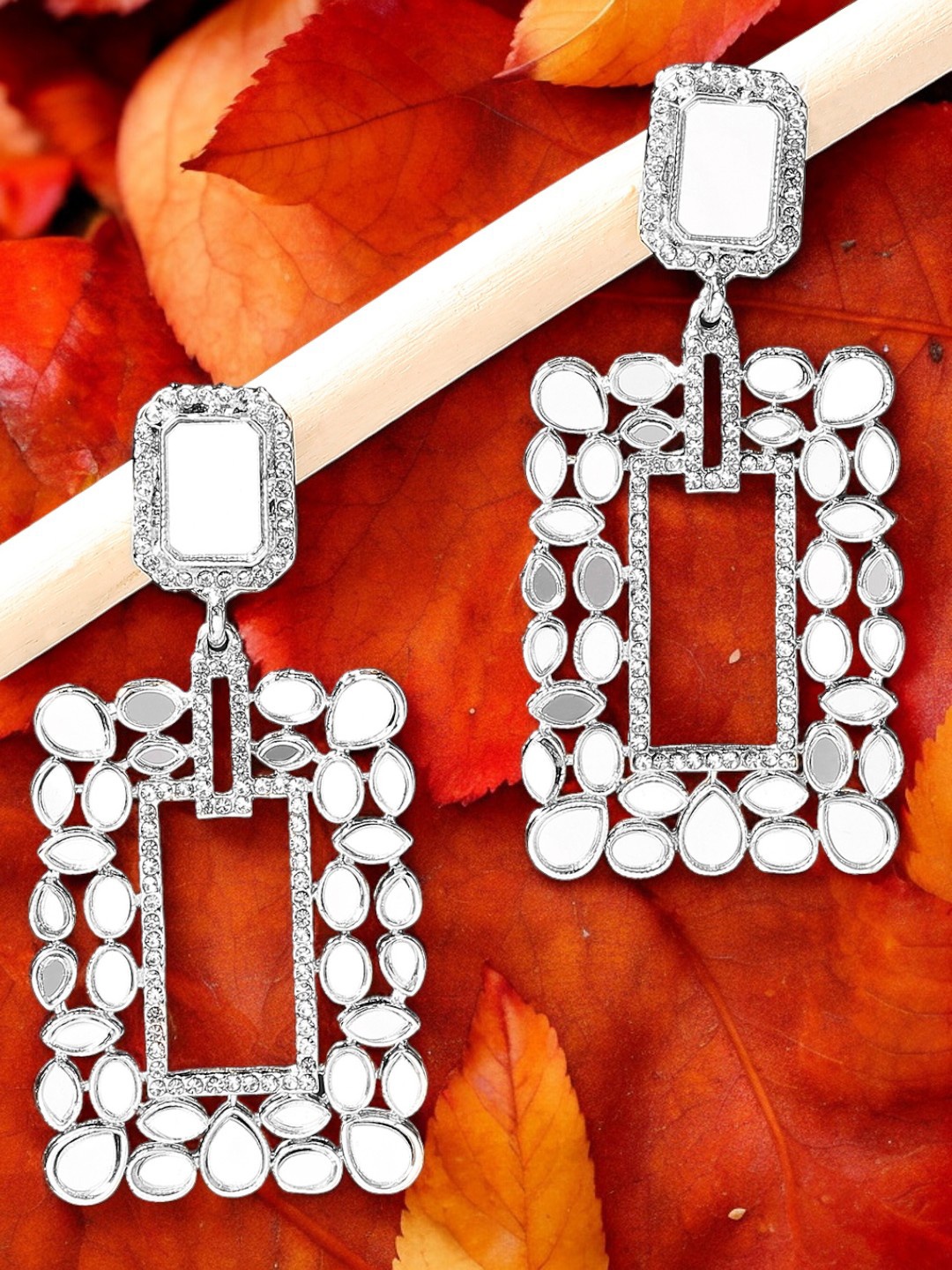 

OOMPH Contemporary Drop Earrings, Silver